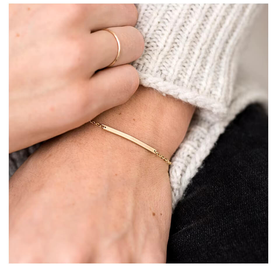 Dainty Engravable Bar Bracelet