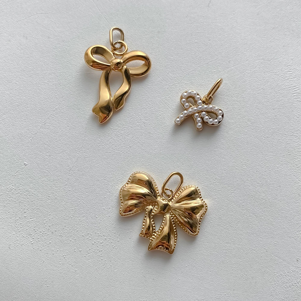 Pretty In Ribbon Charm