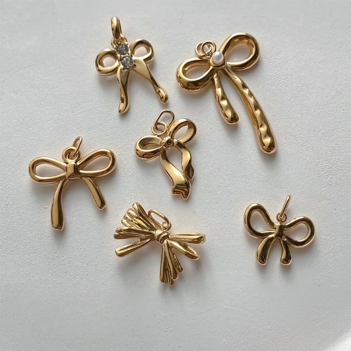 Pretty In Ribbon Charm